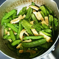 ecouteck's cooksnap of when they made ☆さやえんどうと油揚げの簡単煮☆.