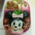 ピチョパン屋さん's cooksnap of when they made キャラ弁簡単ミニーちゃんおにぎり.