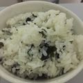 ぷるみき's cooksnap of when they made 給食で人気の☆わかめご飯.