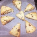春はあげぽよ's cooksnap of when they made 簡単チョコチップスコーン・スタバ風.