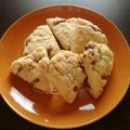 ＠ろくすけ's cooksnap of when they made 簡単スコーン クルミ&チョコ.
