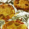 chie．co's cooksnap of when they made 余った餃子の皮でピザ.