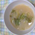 ラリー＆サラ's cooksnap of when they made 三つ葉と白菜のお味噌汁.