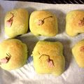 刑事コロボン's cooksnap of when they made クリームチーズ入り桜フランスパン.