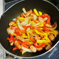 ぺぱにゃん's cooksnap of when they made カラーピーマンとウインナーのソース炒め.