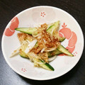 かるぴん♪'s cooksnap of when they made 玉ねぎとキュウリの梅おかか和え.