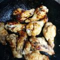 bu-bu-ko's cooksnap of when they made 寿司酢だけ手羽元の照り煮.