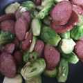 ROXY88's cooksnap of when they made 芽キャベツとウインナーの炒め物.