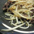 HoneyManta's cooksnap of when they made もやし＆牛肉＆油揚げ炒め♪.