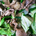 NてんちゃんH's cooksnap of when they made 舞茸と豚肉のオイスターソース炒め★.