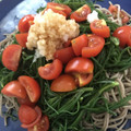 Yokchina's cooksnap of when they made トマトとおかひじきのおろしそば.