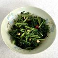 bistroZ4's cooksnap of when they made 赤カブの葉と松の実のピリ辛炒め.