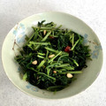 bistroZ4's cooksnap of when they made 赤カブの葉と松の実のピリ辛炒め.