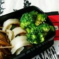 kururin18's cooksnap of when they made ブロッコリーをマヨ以外で♪胡麻おかか和え.