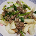 カズオリ's cooksnap of when they made 豚肉とかぶのガリバタ炒め.