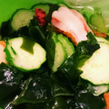 しゃぽにんにん's cooksnap of when they made 簡単♪エビとわかめときゅうりの酢の物♪.
