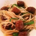 羽と翔's cooksnap of when they made ピーマン玉ねぎもやしミートボール炒め.