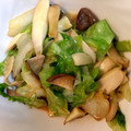 クックSHCHTZ☆'s cooksnap of when they made エリンギとレタスのバター醤油炒め.