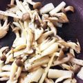 鍋子ちゃん's cooksnap of when they made 長芋としめじのバジルオイル和え.