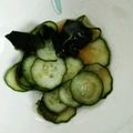 ハニイとムサシ's cooksnap of when they made わかめとキュウリの酢の物.