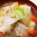 ＊たっつー＊'s cooksnap of when they made 節約★無駄なし【鱈とじゃが芋の味噌汁】♪.