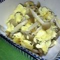 Reina6's cooksnap of when they made 食べてビックリ！しめじバター炒めの卵和え.