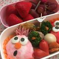 tonsayu's cooksnap of when they made モッピー＆エルモ☆簡単キャラ弁♬.