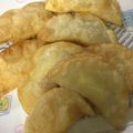 けろ♪けろ's cooksnap of when they made 餃子の皮が余ったら♢チーズかりかり♢.
