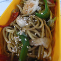 ピンクのたまご's cooksnap of when they made 家計応援！！鶏皮で焼そば.