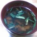 単！！'s cooksnap of when they made ニラとわかめの味噌汁.