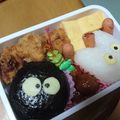 恵美☆彡's cooksnap of when they made 簡単！キャラ弁 トトロ♡まっくろくろすけ.