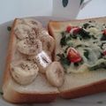 ママんま's cooksnap of when they made トマトがジュワ〜大葉とチーズのトースト.