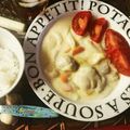 えりちゃお's cooksnap of when they made ルーは使わない。でも簡単クリームシチュー.