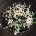 キングピット's cooksnap of when they made 簡単おかず：もやしと韓国海苔のナムル.