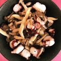 utautayu's cooksnap of when they made 【減塩】たこときのこのアヒージョ風炒め.