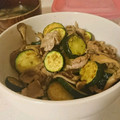 うぅこちゃん's cooksnap of when they made ズッキーニとシメジの挽き肉ガーリック炒め.