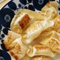 yukachawan's cooksnap of when they made カマンベールチーズの餃子の皮包み焼き.