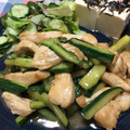 ERiTaNi's cooksnap of when they made 簡単♪鶏胸肉と細切り胡瓜のスタミナ炒め.