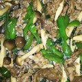 ☆MHK☆'s cooksnap of when they made 簡単！牛肉ときのこピーマンの和風炒め.