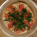 クックMK03U7☆'s cooksnap of when they made 三つ葉とスモークサーモンのサラダピザ.