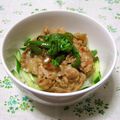 komomoもも's cooksnap of when they made ピリ辛ウマな豚肉丼.