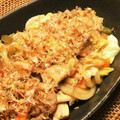 ぽんた番長's cooksnap of when they made 冷凍うどんとめんつゆで☆焼きうどん.