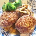愛し合う猪と熊's cooksnap of when they made 簡単☆チーズの入った和風煮込みハンバーグ.