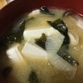 うさこママ★'s cooksnap of when they made ☆わかめしめじのみそ汁☆.