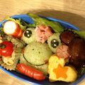 やすけもじょ's cooksnap of when they made カエルと紫陽花のおにぎりキャラ弁.