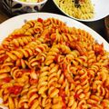 saakikoro's cooksnap of when they made ベーコン香るトマトソースのフジッリ.