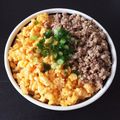 もも菌's cooksnap of when they made 卵と肉そぼろの二色丼.