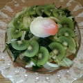 makikost's cooksnap of when they made キャベツとキウイと半熟卵のパワーサラダ.
