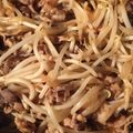 クックLM2XT7☆'s cooksnap of when they made 豚肉玉ねぎもやしのマイルドケチャ炒め★.