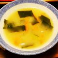 旦那は皿洗い's cooksnap of when they made 人参わかめの味噌汁.